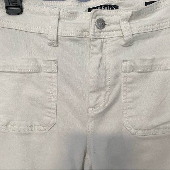 Buffalo David Bitton Brigette wide leg crop pants in a soft white shade. Sz 4/27 - Picture 3 of 11